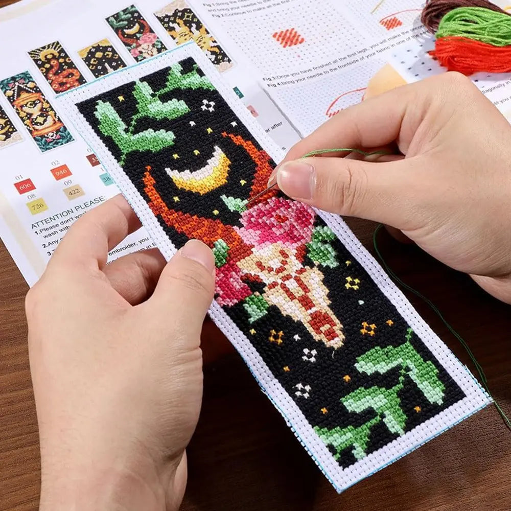 6-Piece Tarot Cross-Stitch Bookmark Kit, Creative Fabric Bookmarks, Includes Printed Fabrics, Embroidery Thread & Embroidery Tools, Ideal for Beginners